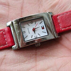 Tommy Hilfiger Women Wristwatch Reversible Strap Red/Blue Leather Wrist Watch